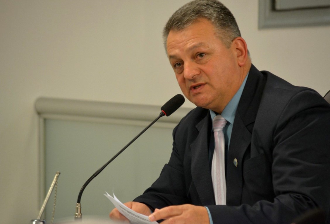 Sargento Laudo solicita novo concurso para contratações na área da Educação